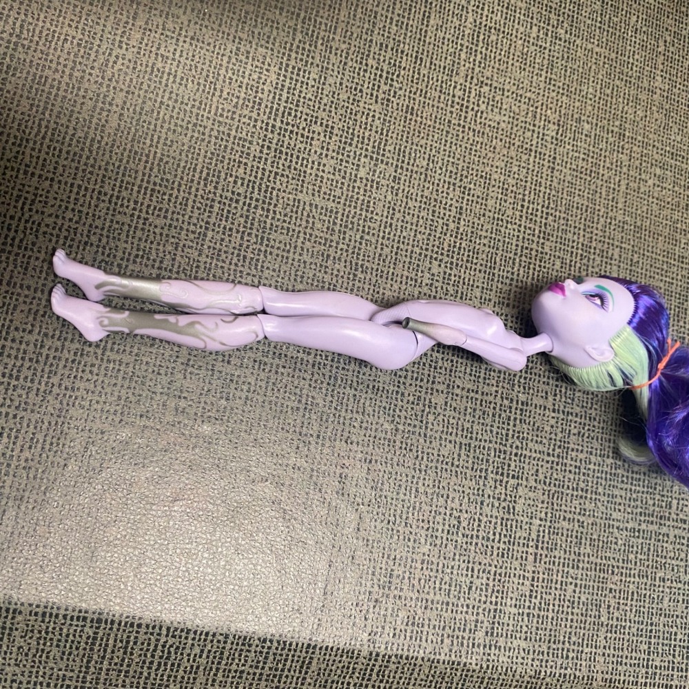 Monster High Twyla Doll G1 Nude Missing Arm Parts Purple Green Hair - Picture 5 of 7